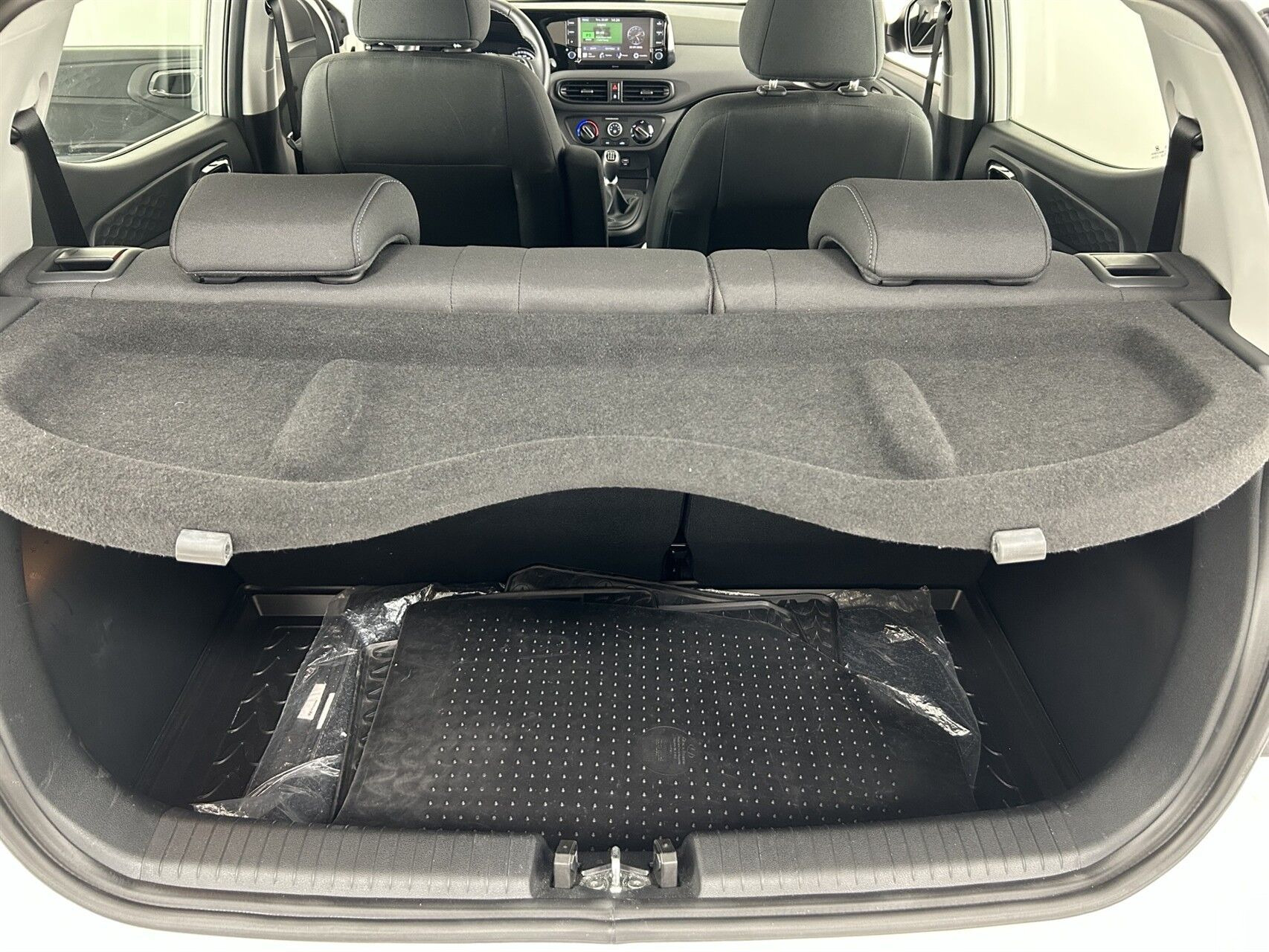Hvid Hyundai i10 fra 2022