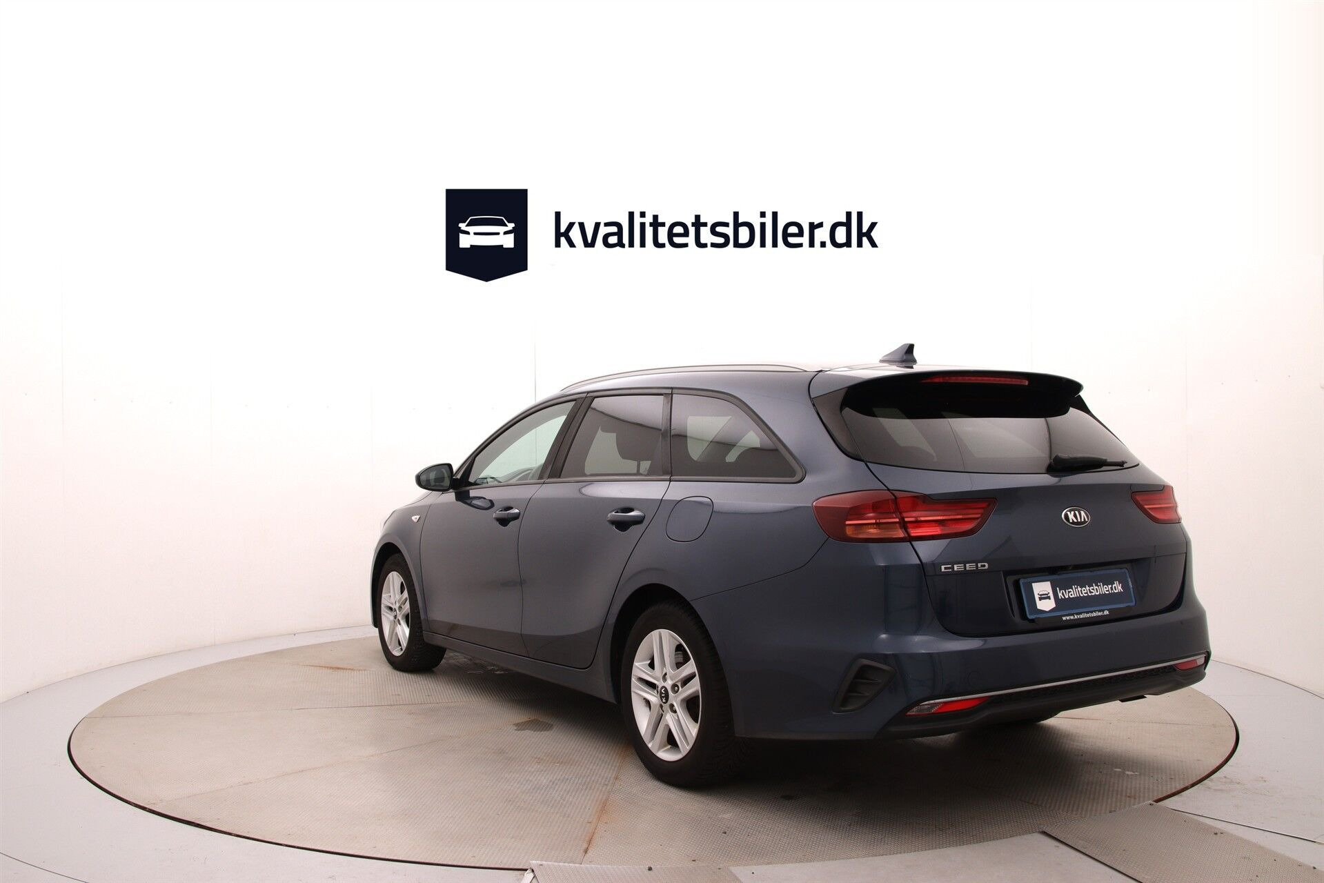 Blå Kia Ceed fra 2020