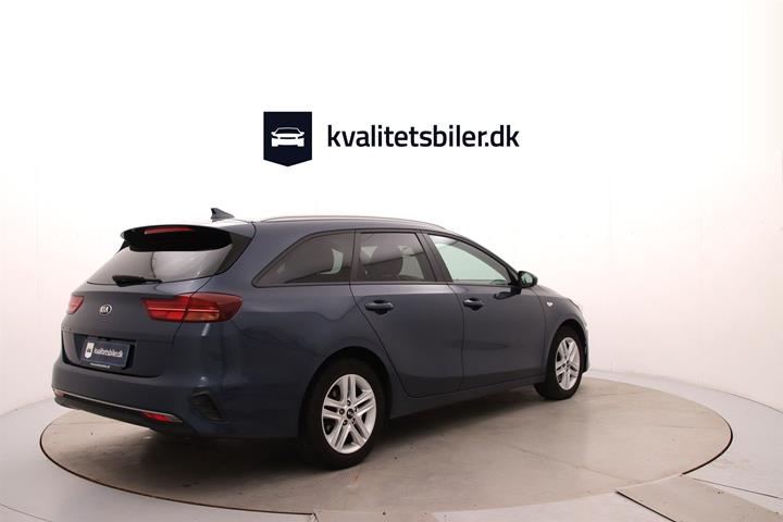 Blå Kia Ceed fra 2020