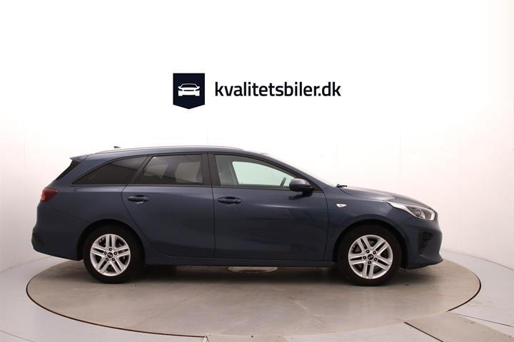 Blå Kia Ceed fra 2020