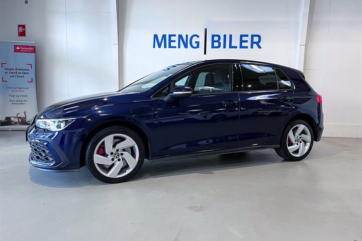 Blå VW Golf fra 2021