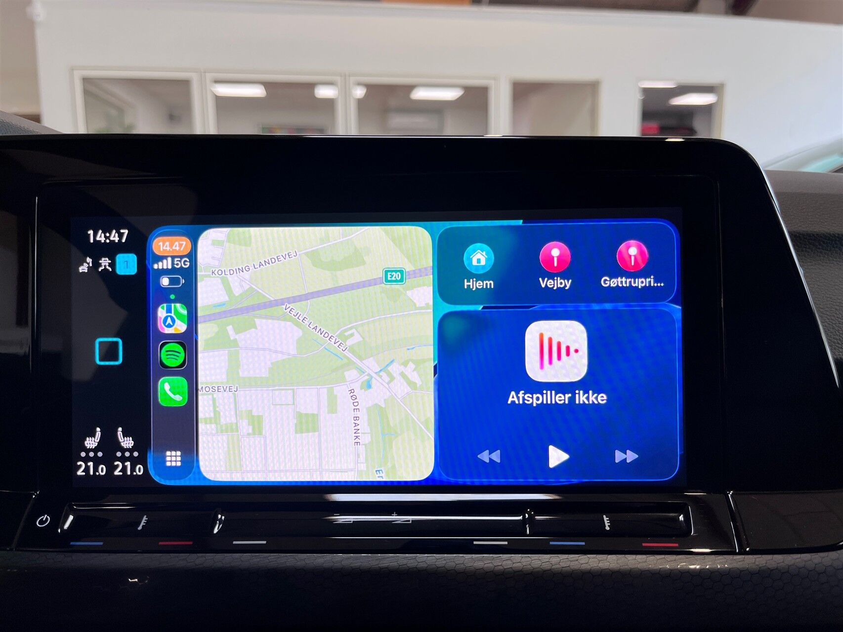 Blå VW Golf fra 2021