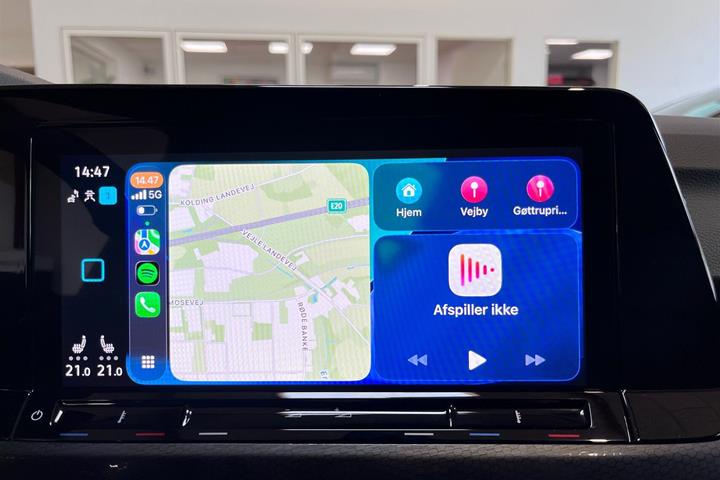 Blå VW Golf fra 2021