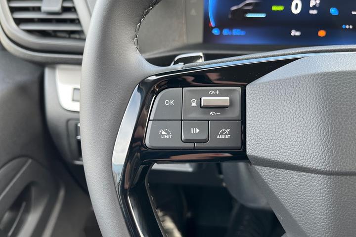 Hvid Toyota Proace Electric fra 2025