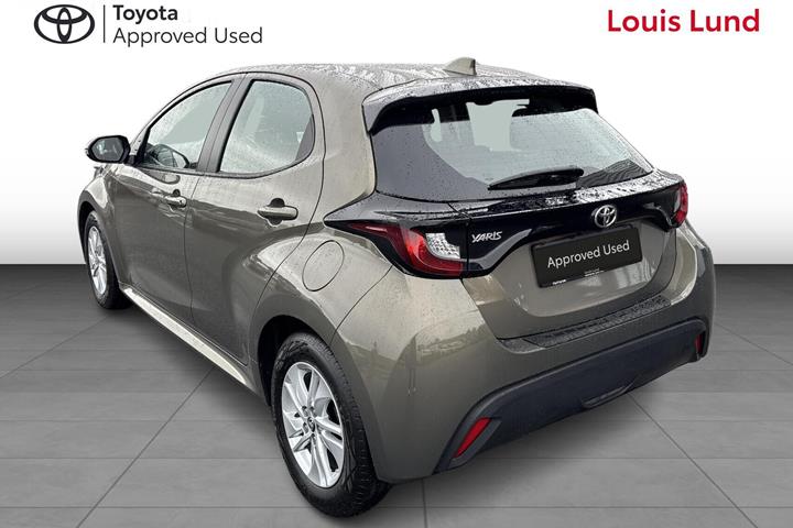 Bronze Toyota Yaris fra 2023