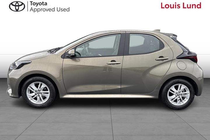 Bronze Toyota Yaris fra 2023