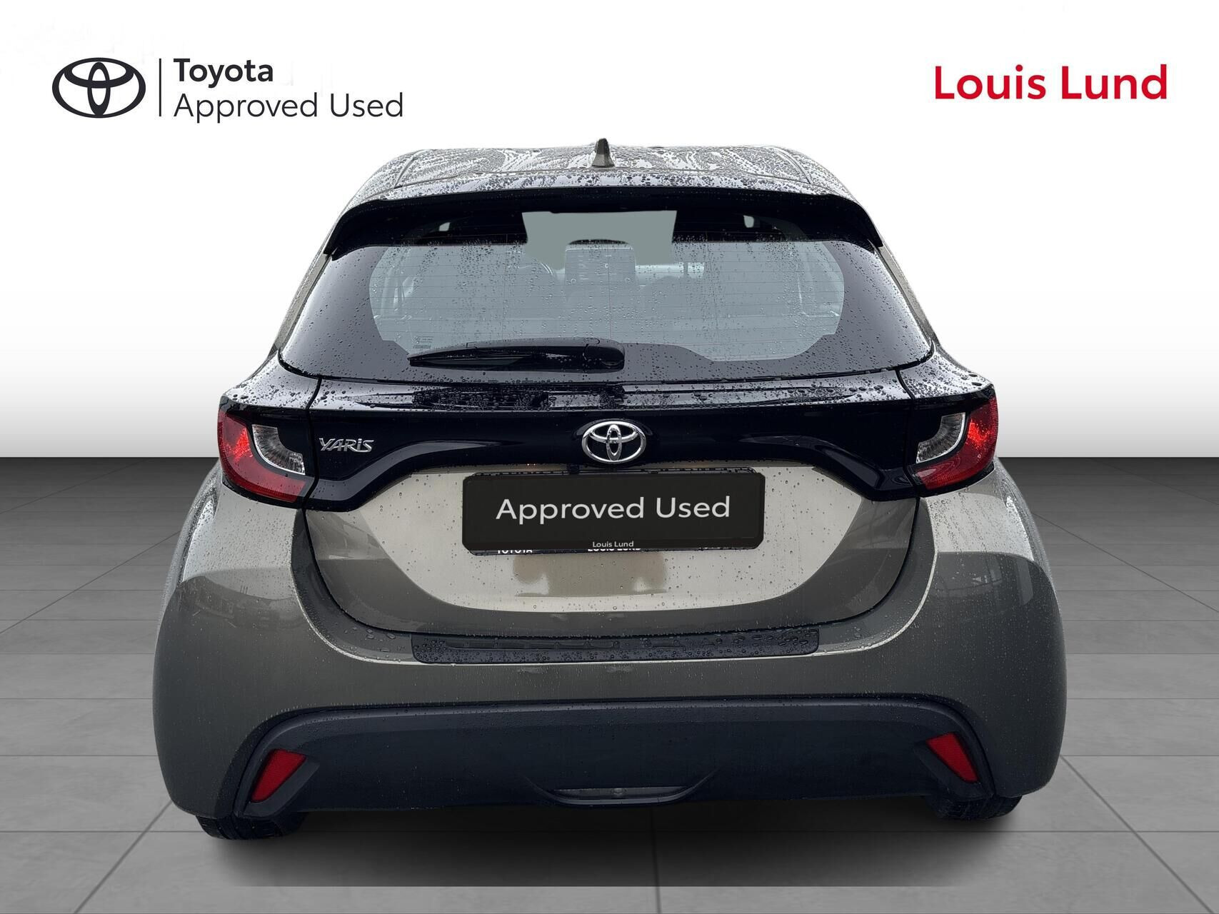 Bronze Toyota Yaris fra 2023