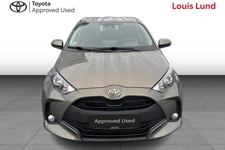 Bronze Toyota Yaris fra 2023