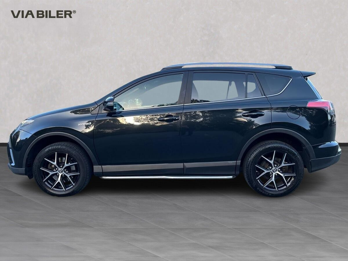 Sort Toyota RAV4 fra 2017