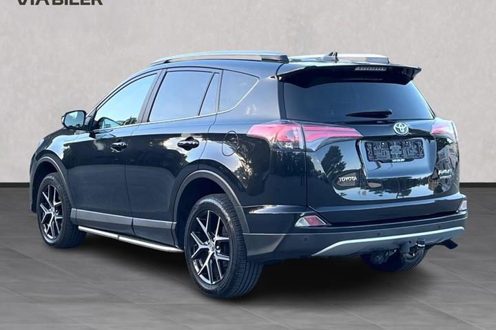 Sort Toyota RAV4 fra 2017