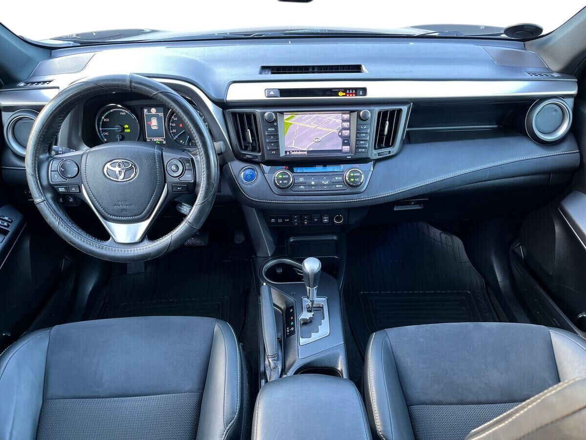 Sort Toyota RAV4 fra 2017