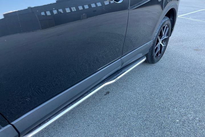 Sort Toyota RAV4 fra 2017
