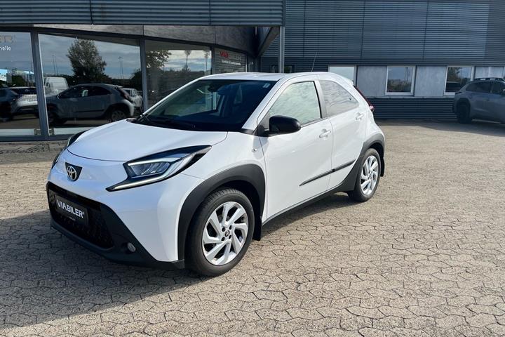 Hvid Toyota Aygo X fra 2023