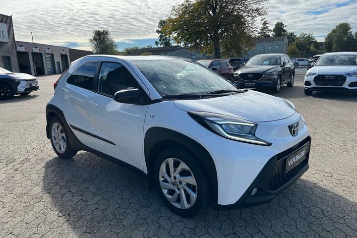 Hvid Toyota Aygo X fra 2023
