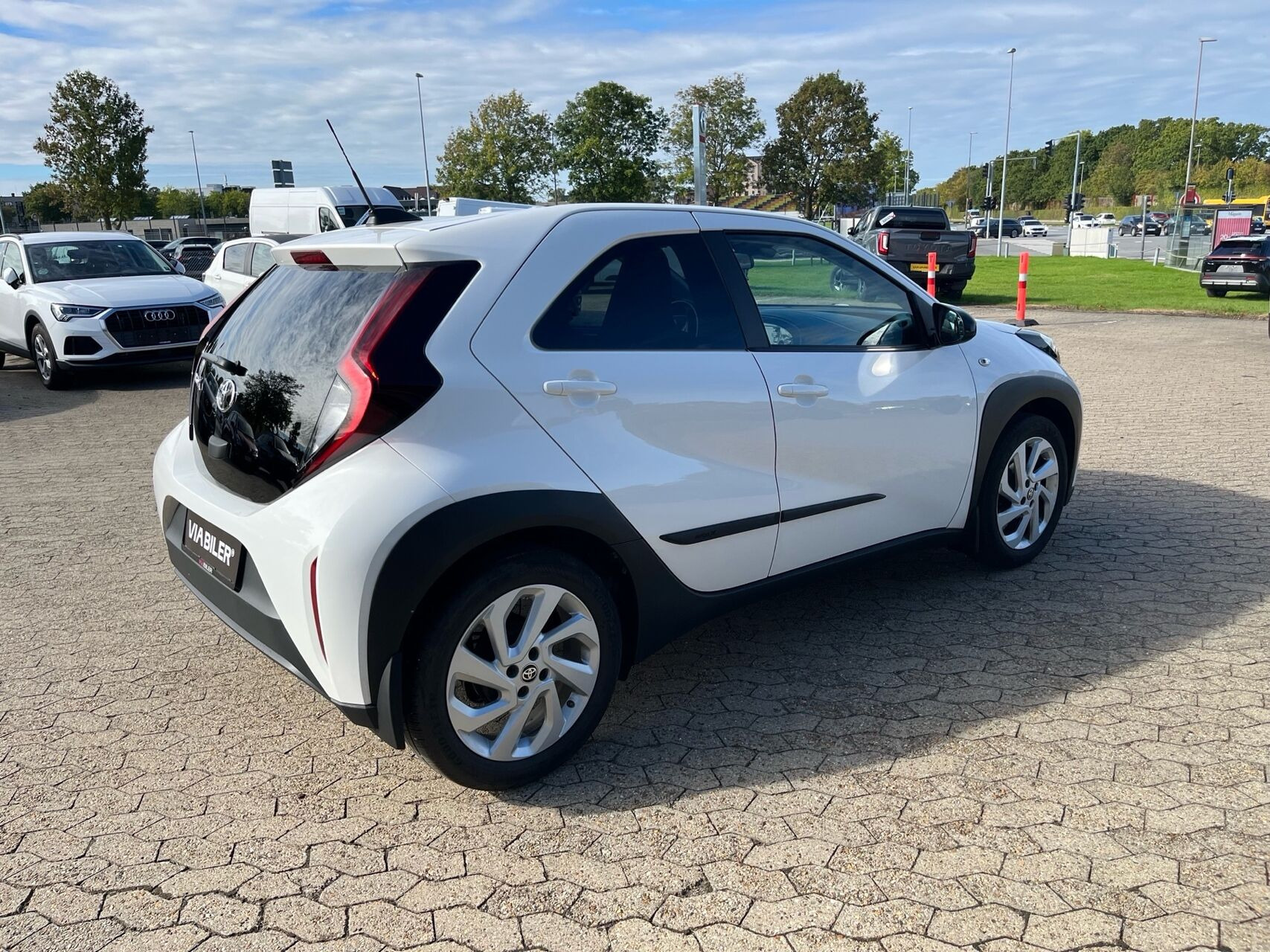 Hvid Toyota Aygo X fra 2023