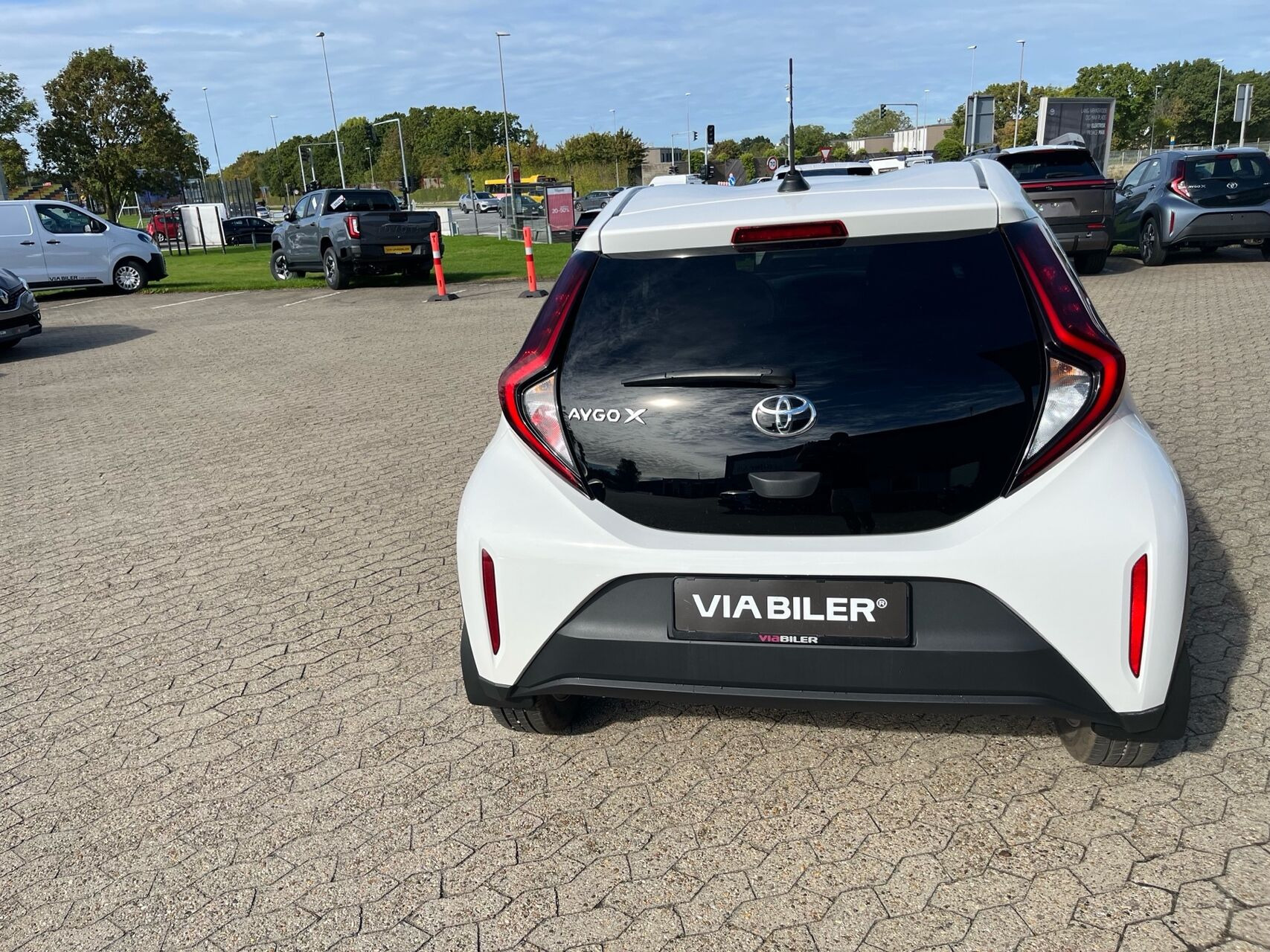 Hvid Toyota Aygo X fra 2023