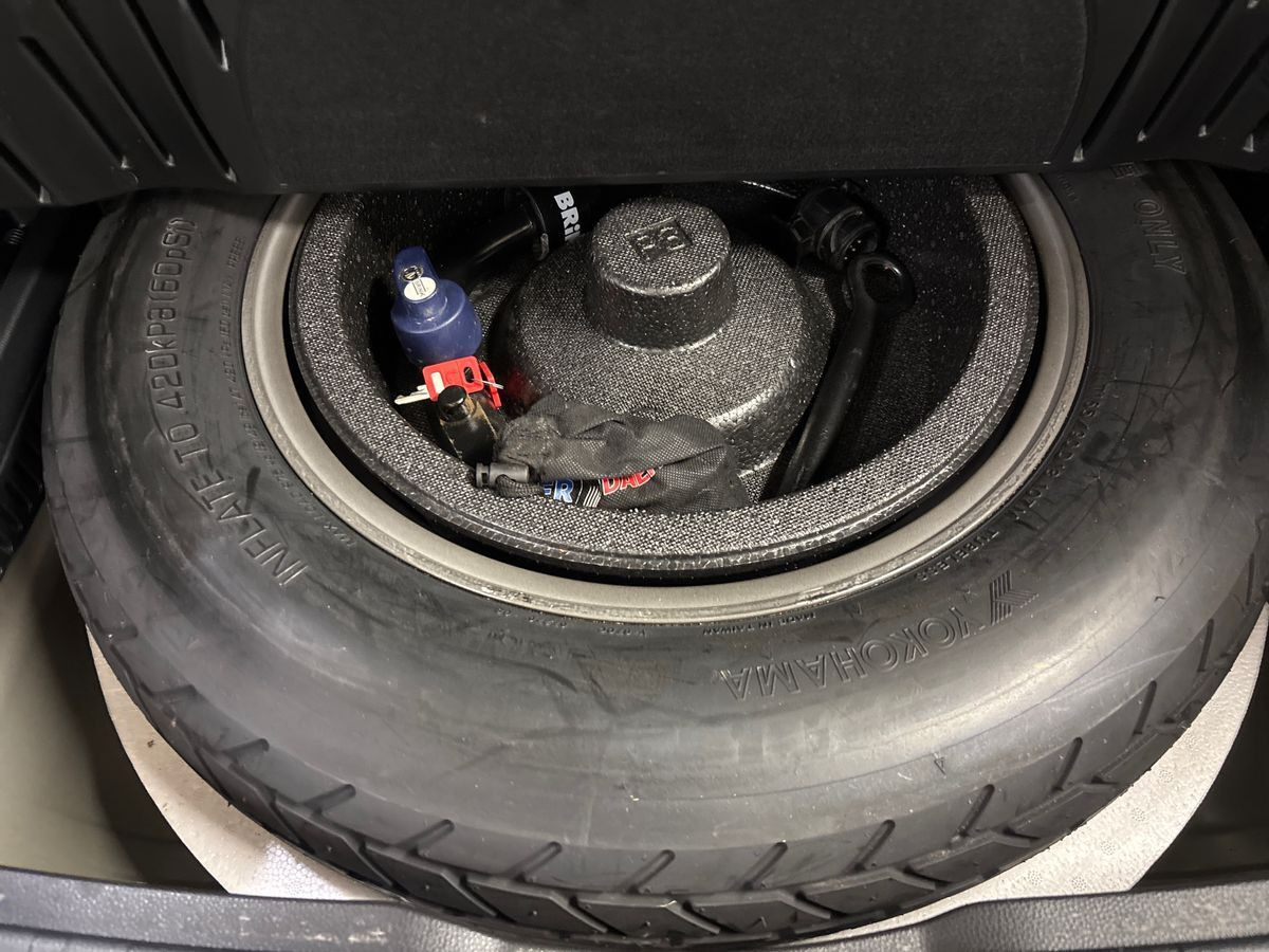 Sort Suzuki Across fra 2020
