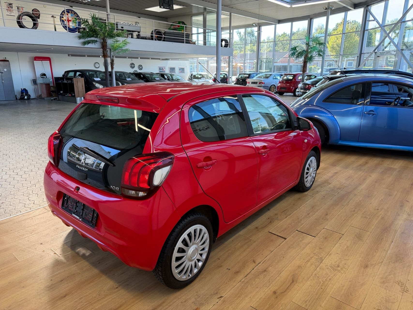 Rød Peugeot 108 fra 2014