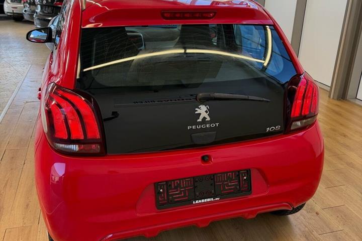 Rød Peugeot 108 fra 2014
