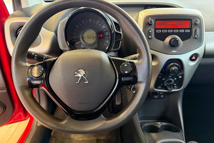 Rød Peugeot 108 fra 2014