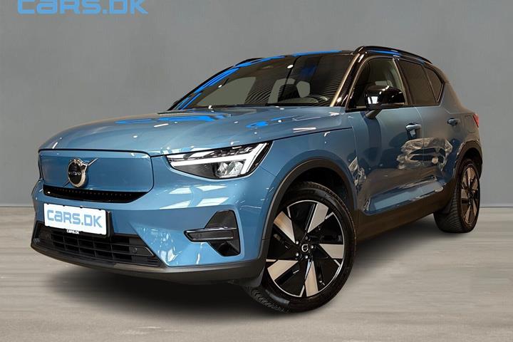 Blå Volvo XC40 fra 2023