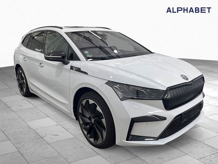 Hvid Skoda Enyaq fra 2023