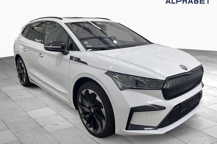 Hvid Skoda Enyaq fra 2023