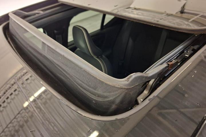 Gul Volvo XC40 fra 2021
