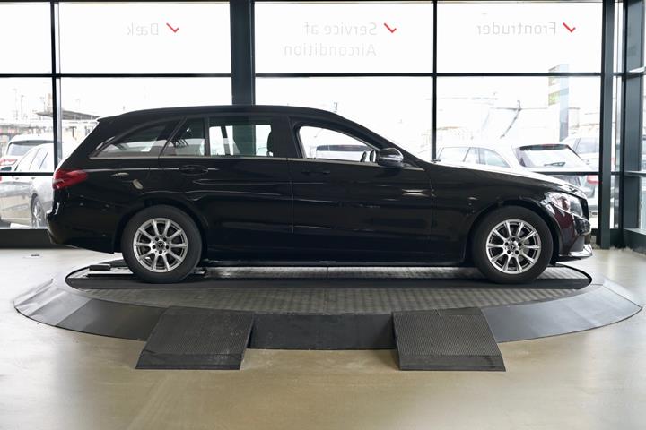 Sort Mercedes C220 d fra 2018