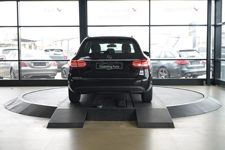 Sort Mercedes C220 d fra 2018