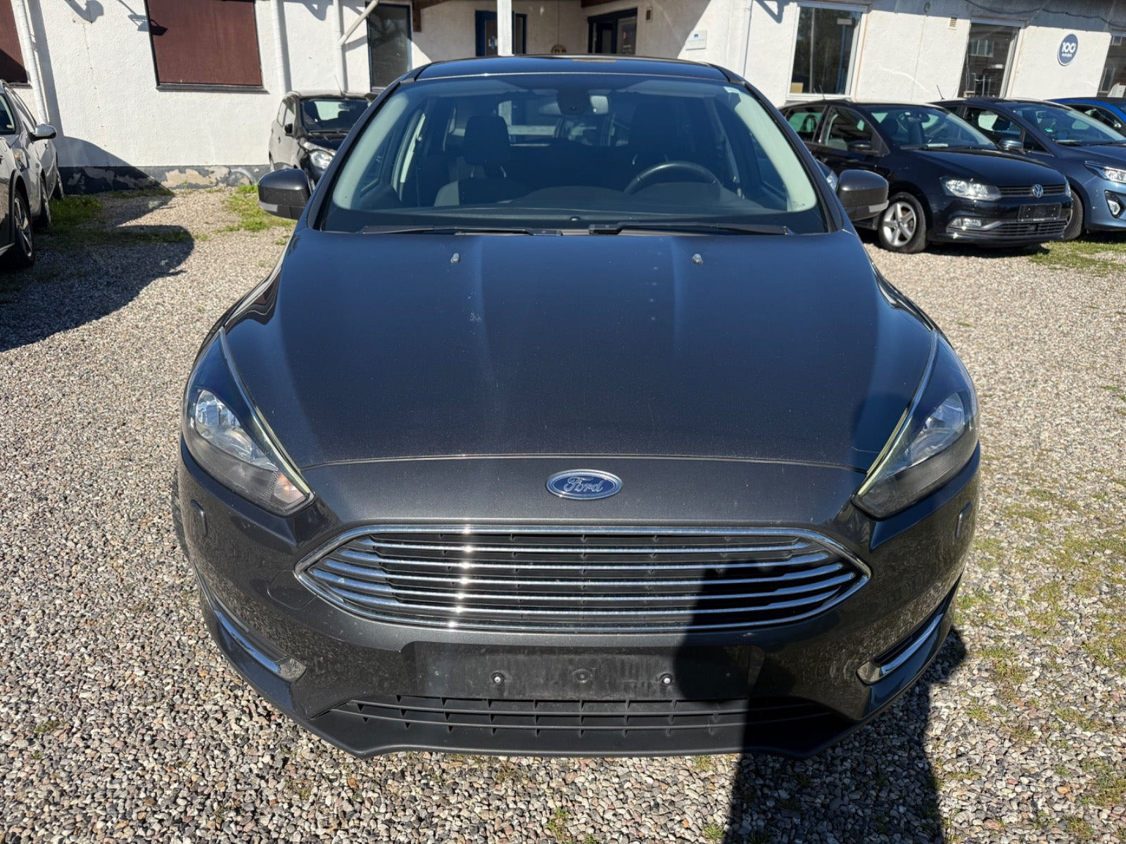 Grå Ford Focus fra 2017
