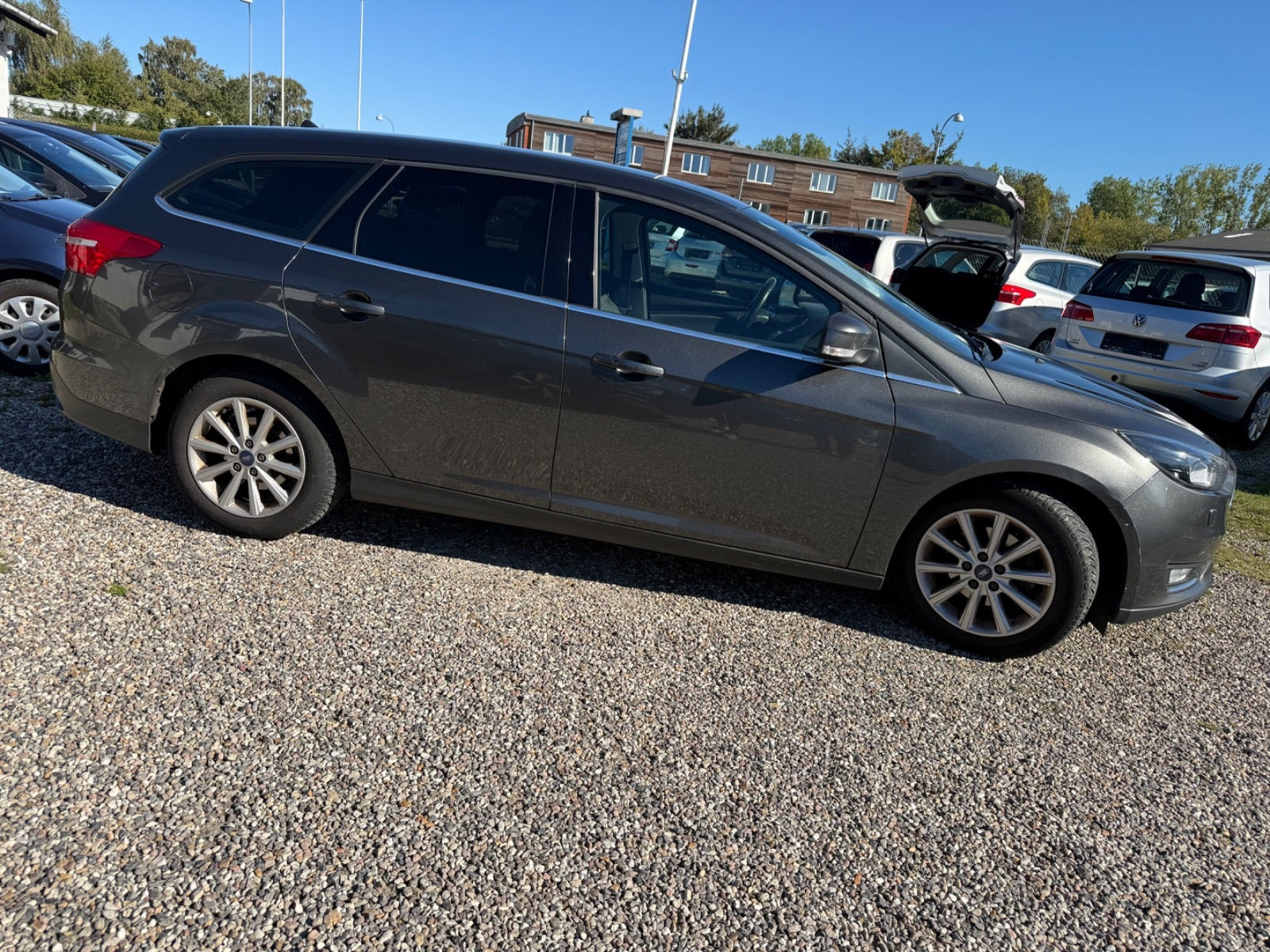 Grå Ford Focus fra 2017