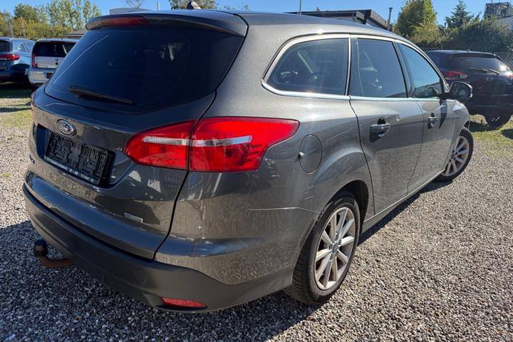 Grå Ford Focus fra 2017