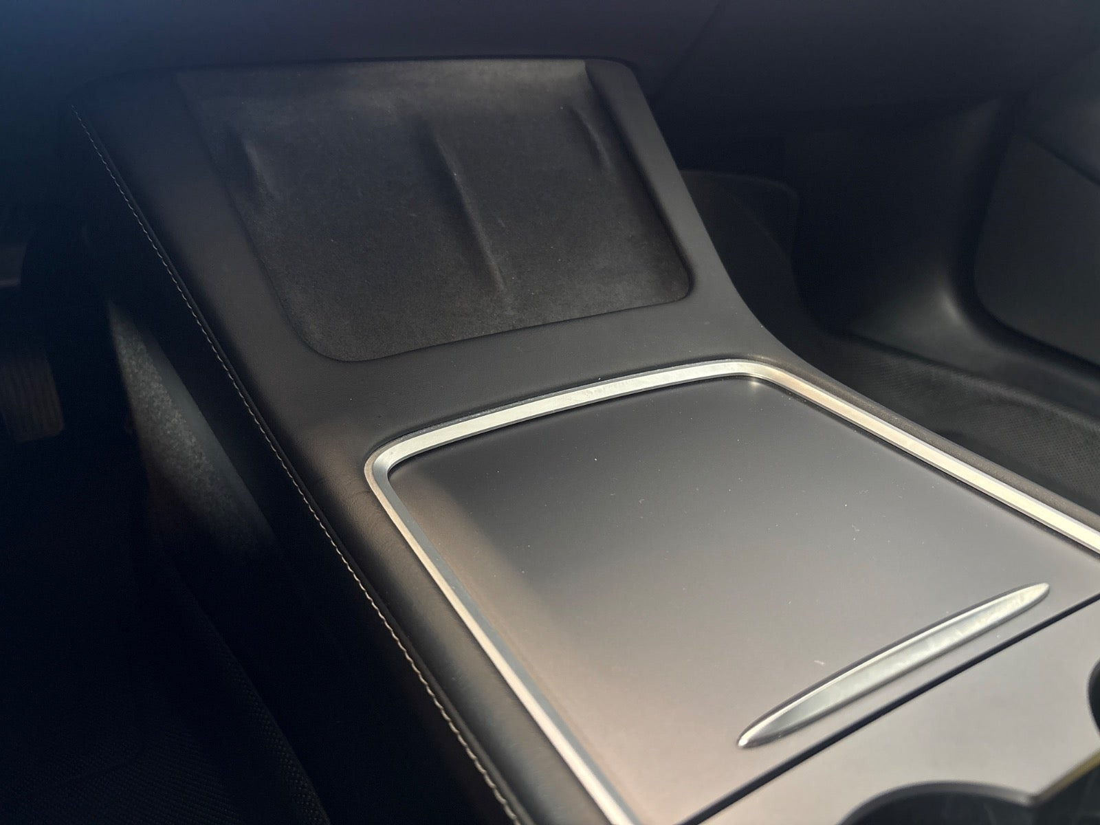 Hvid Tesla Model 3 fra 2021