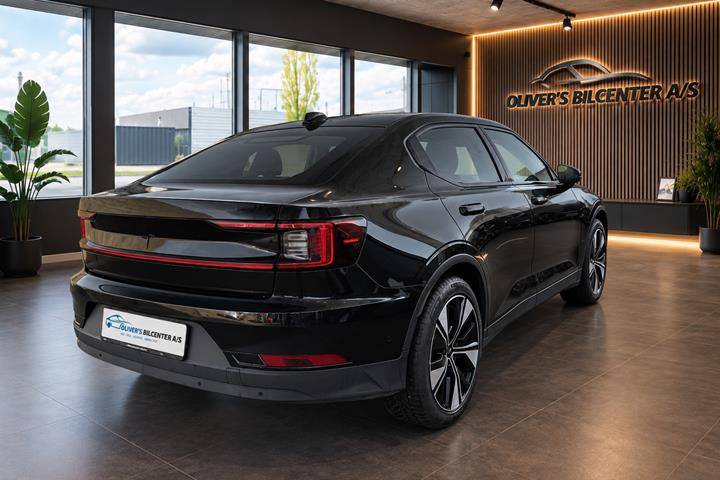 Sort Polestar 2 fra 2023