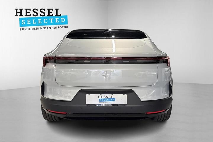 Hvid Polestar 4 fra 2026