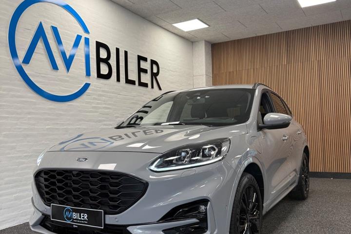 Grå Ford Kuga fra 2024