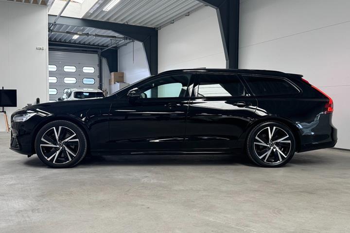 Sort Volvo V90 fra 2023