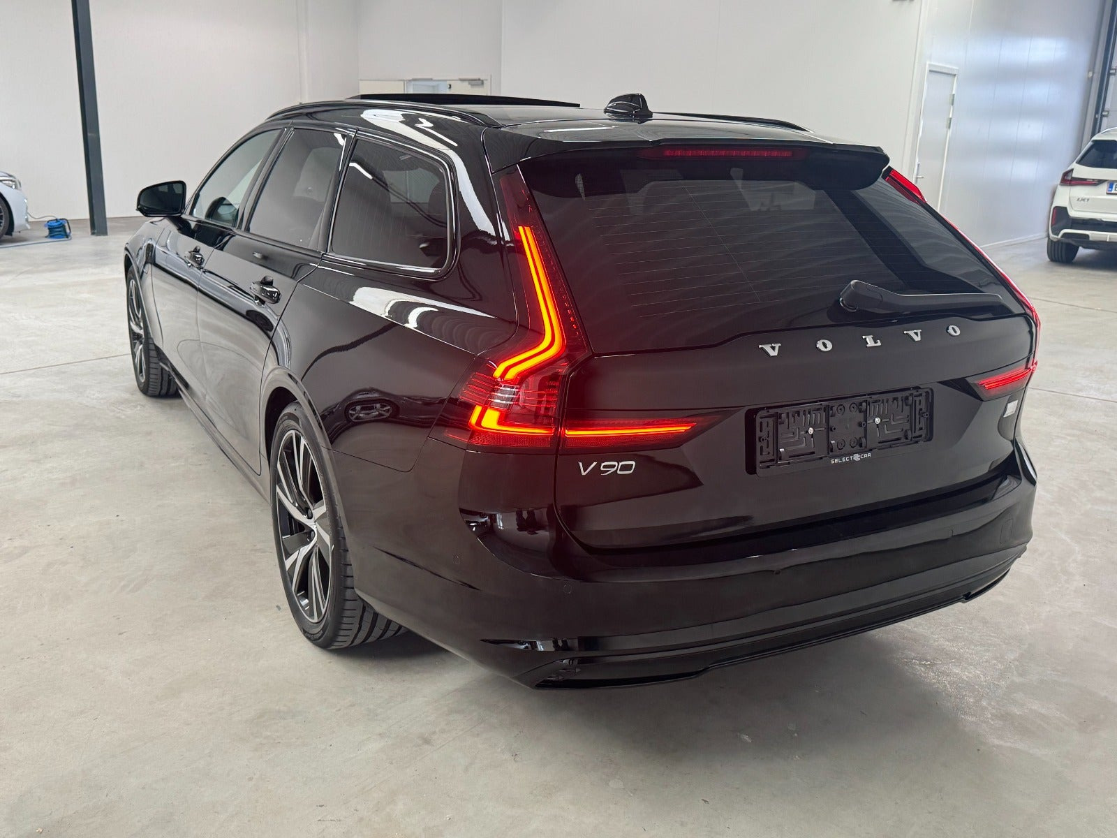 Sort Volvo V90 fra 2023