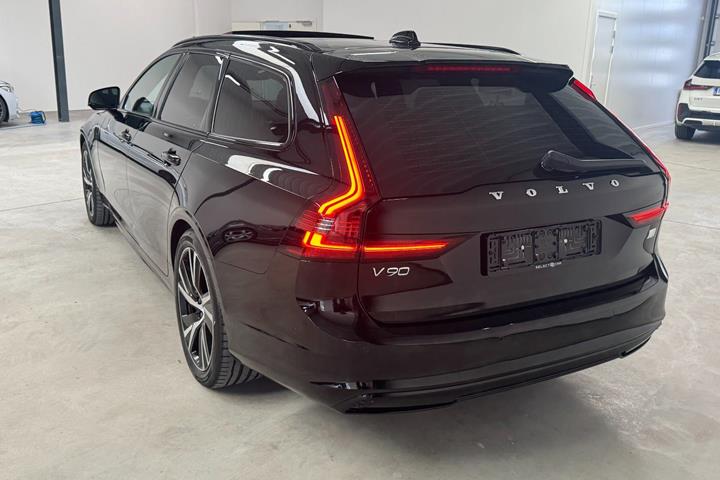 Sort Volvo V90 fra 2023