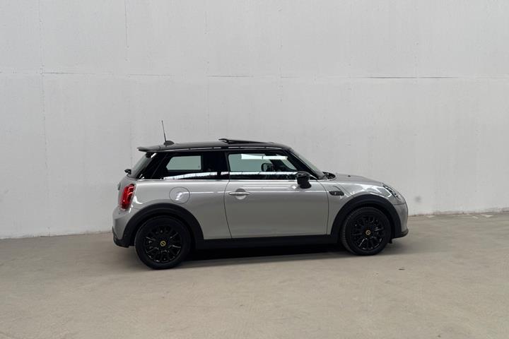 Sølv Mini Cooper SE fra 2023