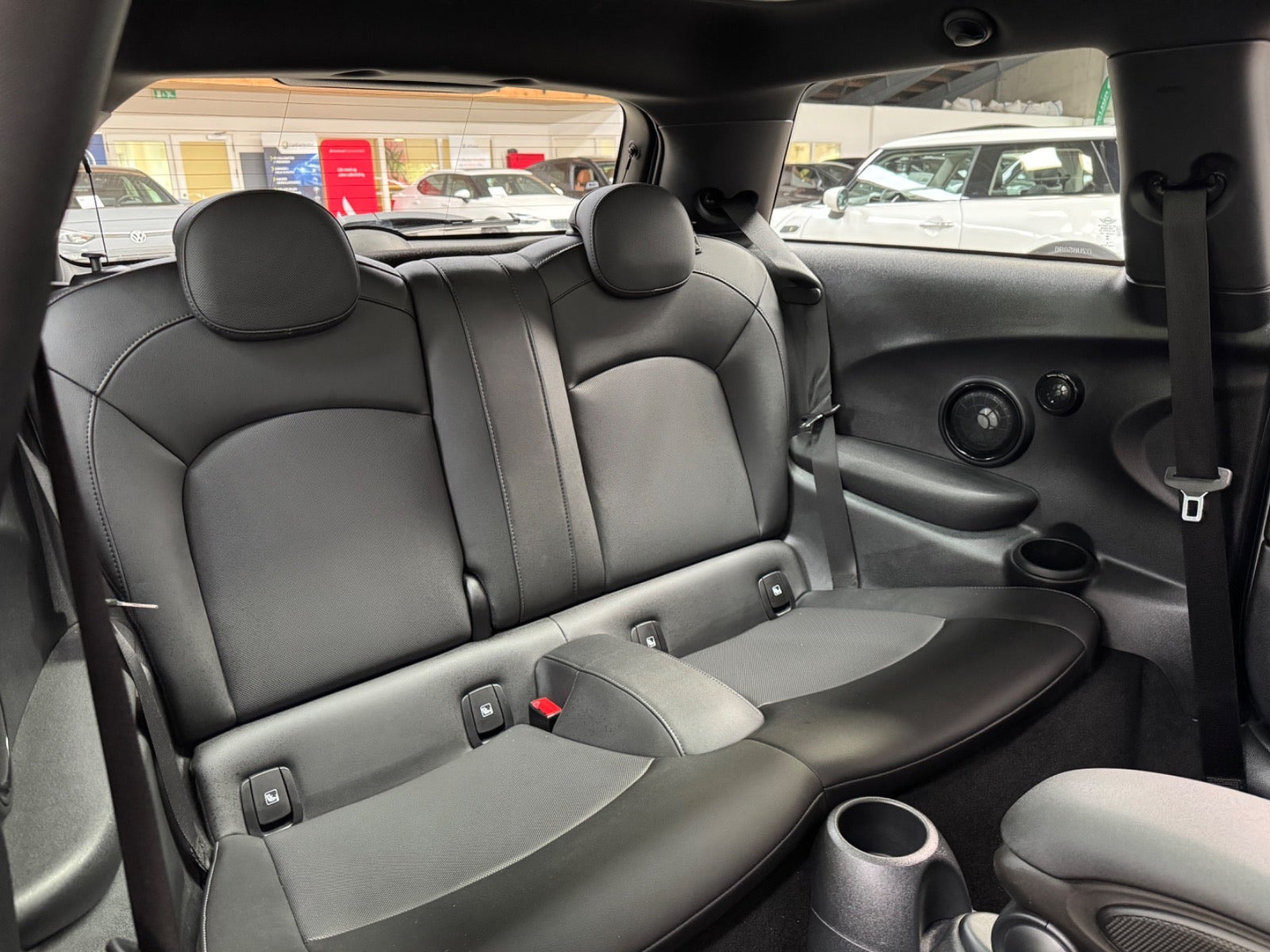 Sølv Mini Cooper SE fra 2023