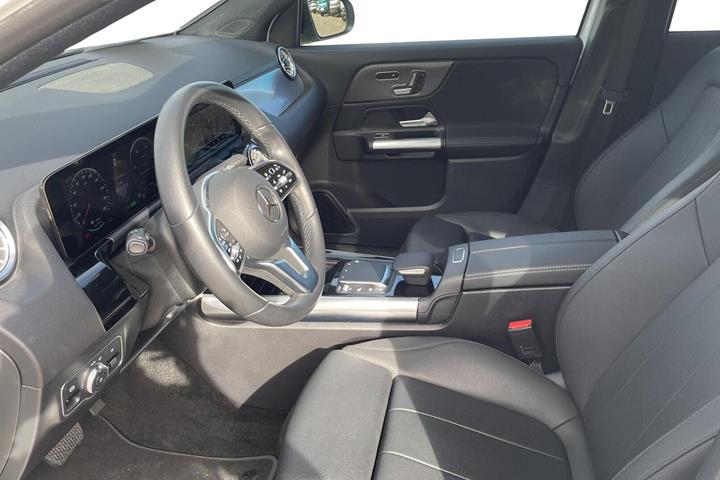 Hvid Mercedes EQA250 fra 2023