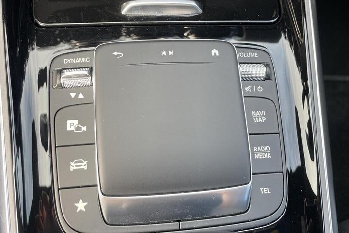 Hvid Mercedes EQA250 fra 2023