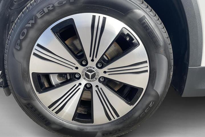 Hvid Mercedes EQA250 fra 2023