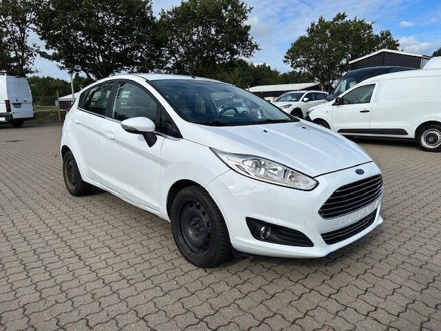 Hvid Ford Fiesta fra 2017