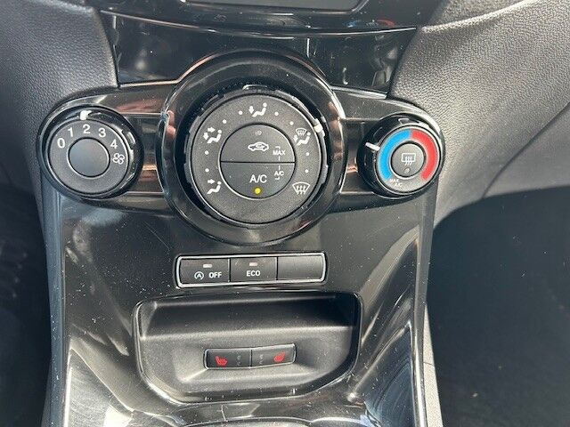 Hvid Ford Fiesta fra 2017
