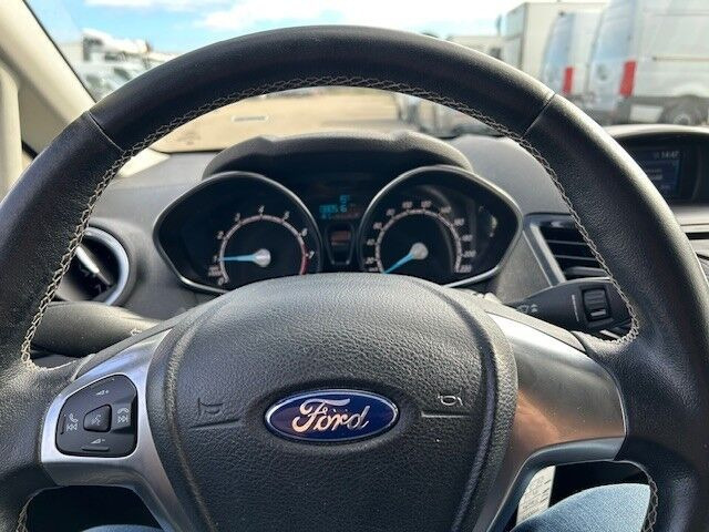 Hvid Ford Fiesta fra 2017