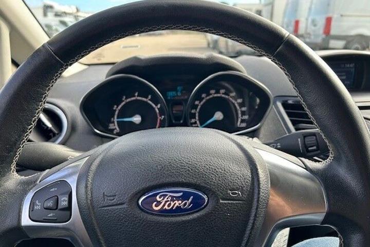 Hvid Ford Fiesta fra 2017