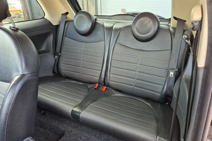Grøn Fiat 500 fra 2008